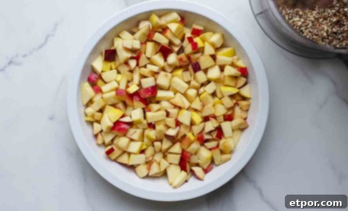 apples in a pie plate